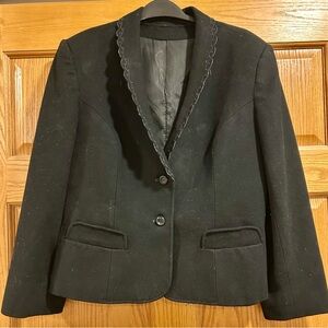 Vintage Black Women's Wool Blazer with Scalloped Trim by Spellbound Size Medium